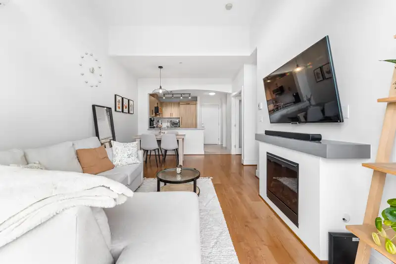 505 7428 BYRNEPARK WALK - photo 4 of 31