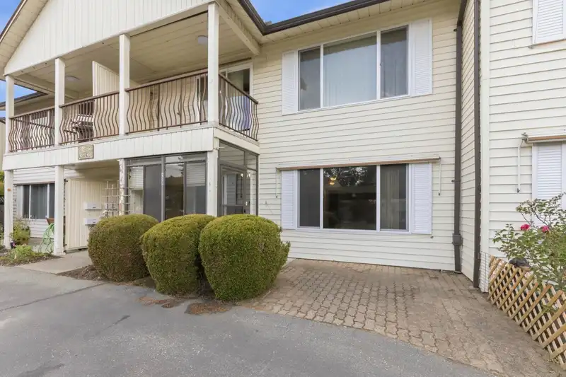 108 2853 W BOURQUIN CRESCENT - photo 1 of 22