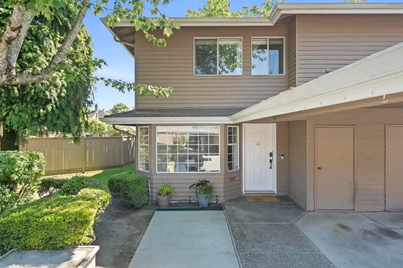 48 7740 ABERCROMBIE DRIVE - photo 1 of 30