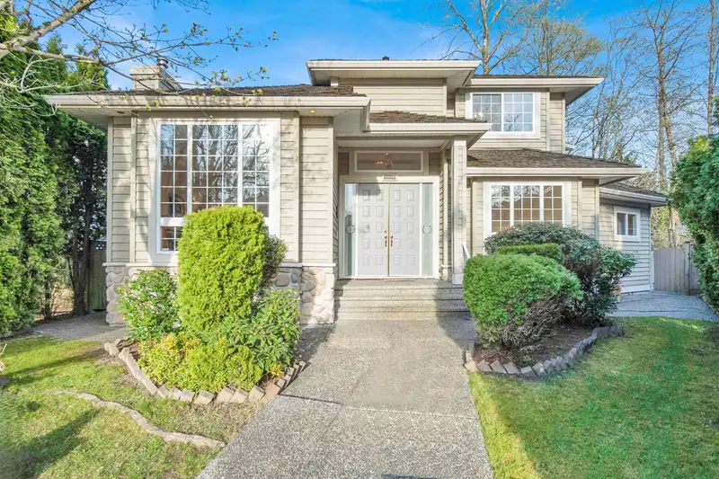 6748 CHATEAU COURT - photo 1 of 36