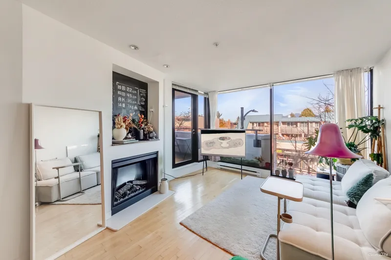 304 2525 BLENHEIM STREET - photo 1 of 21