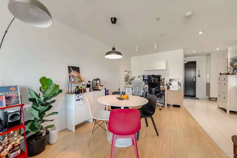 304 2525 BLENHEIM STREET - photo 4 of 21