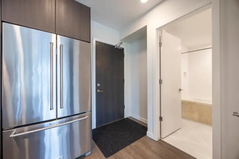 806 530 WHITING WAY - photo 2 of 40