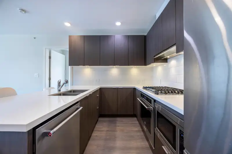 806 530 WHITING WAY - photo 4 of 40