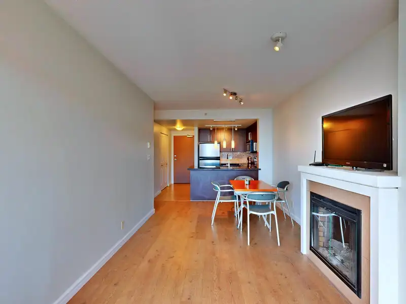 2303 888 CARNARVON STREET - photo 2 of 40