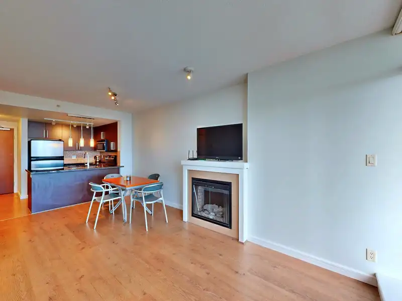 2303 888 CARNARVON STREET - photo 3 of 40