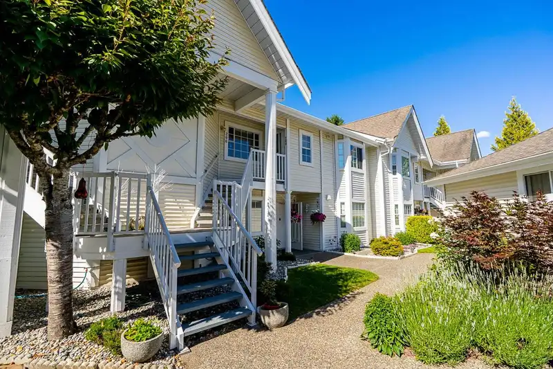 206 9109 154 STREET - photo 2 of 39