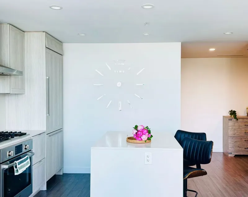 3006 2311 BETA AVENUE - photo 1 of 11