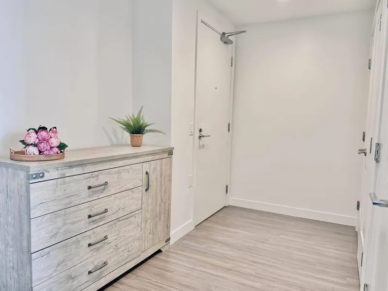 3006 2311 BETA AVENUE - photo 3 of 11