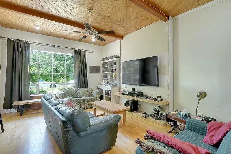 4700 55B STREET - photo 2 of 18