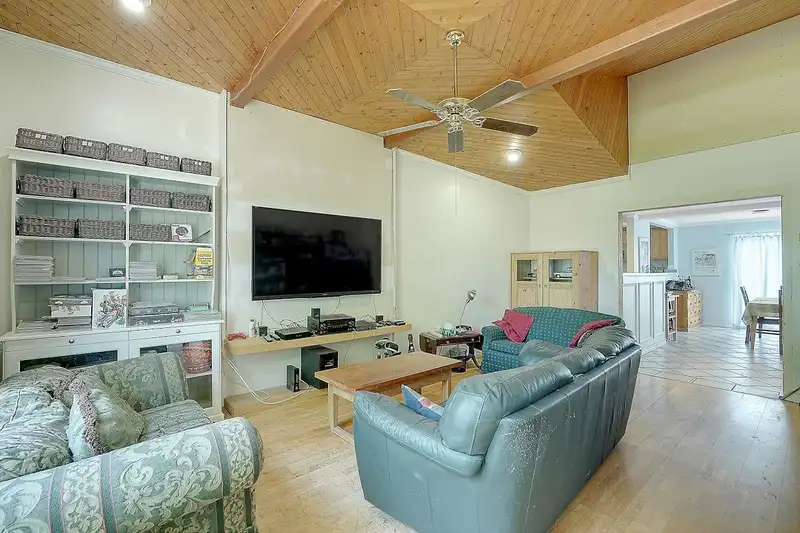 4700 55B STREET - photo 3 of 18