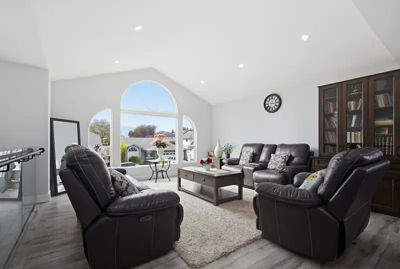 5648 VILLA ROSA PLACE - photo 4 of 27
