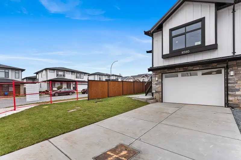 8590 DUNBAR WAY - photo 1 of 40