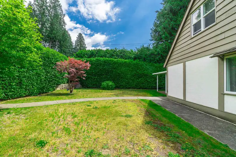 1110 GORDON AVENUE - photo 3 of 28