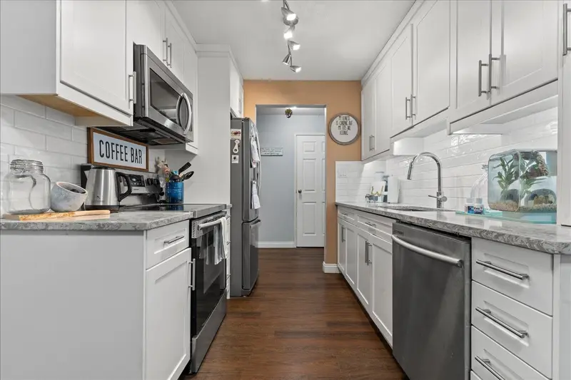 103 2567 VICTORIA STREET - photo 1 of 14