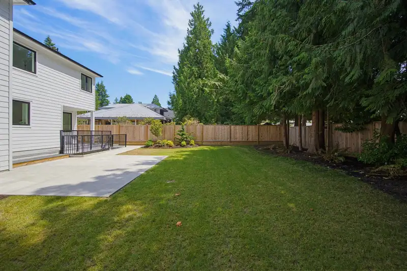 20452 46A AVENUE - photo 3 of 40