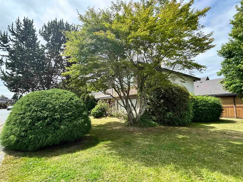7871 FROBISHER DRIVE - photo 3 of 20