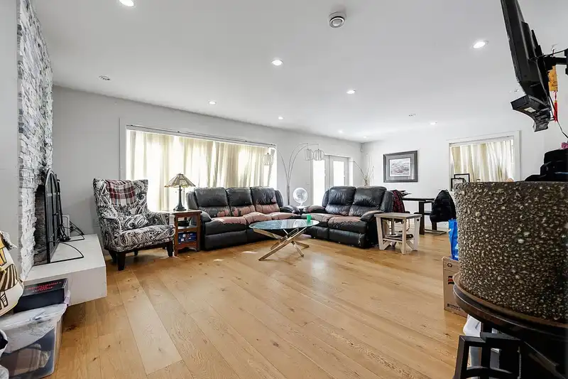 5430 MELBOURNE STREET - photo 4 of 29
