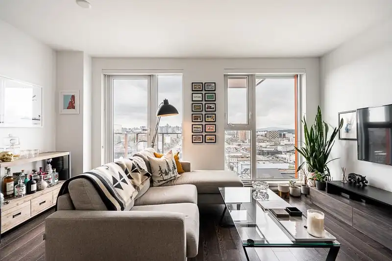 1110 933 E HASTINGS STREET - photo 1 of 18
