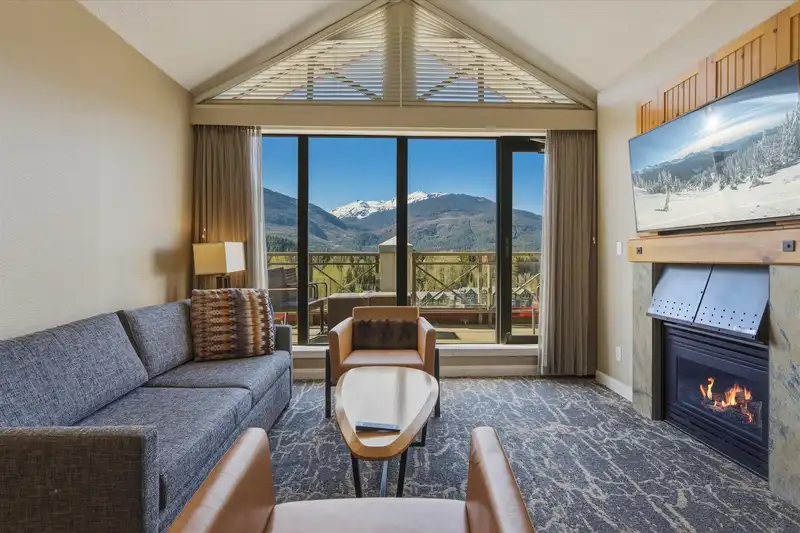 963 4090 WHISTLER WAY - photo 1 of 24