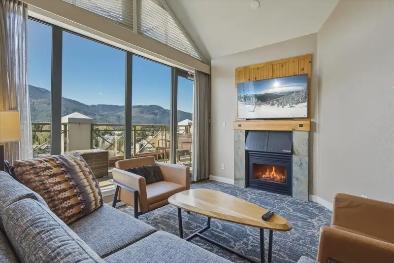 963 4090 WHISTLER WAY - photo 2 of 24