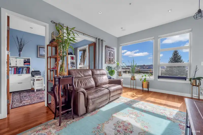 307 240 SALTER STREET - photo 4 of 37