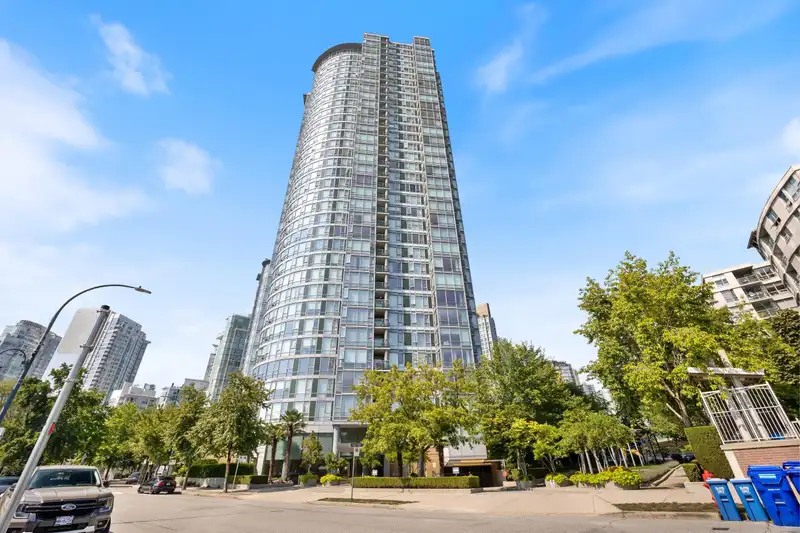 1901 1033 MARINASIDE CRESCENT - photo 1 of 40