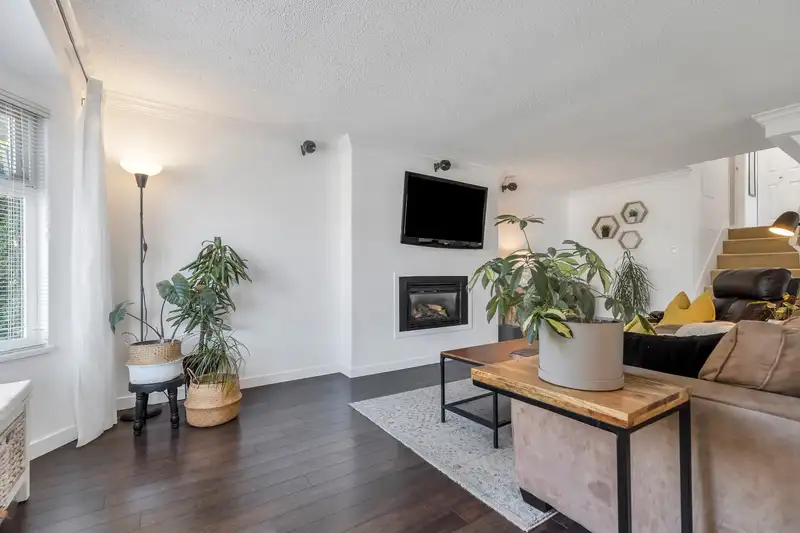 3822 HUNT STREET - photo 4 of 35