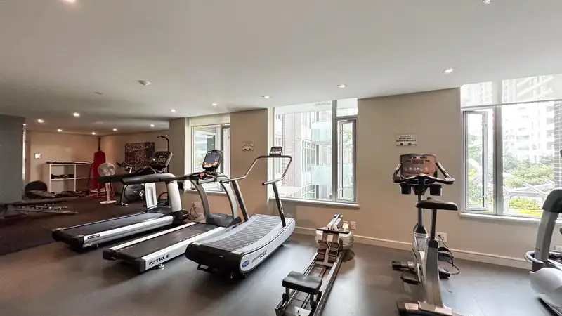 515 1661 QUEBEC STREET - photo 2 of 20