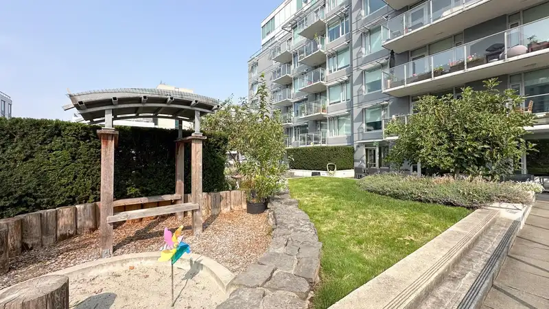 515 1661 QUEBEC STREET - photo 3 of 20