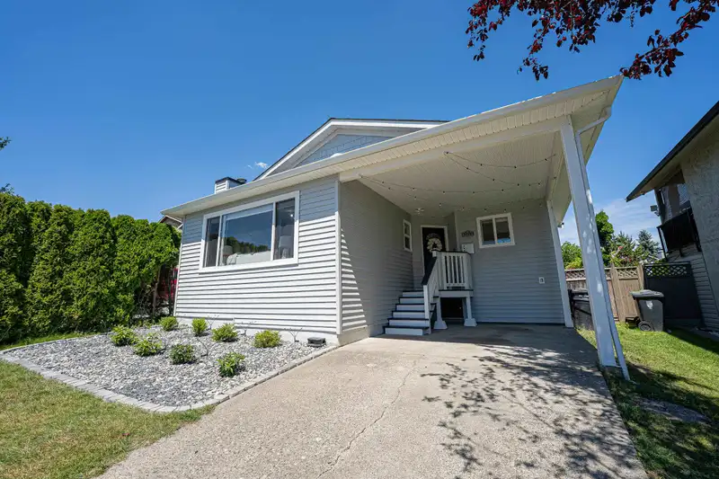 2329 WAKEFIELD DRIVE - photo 4 of 40