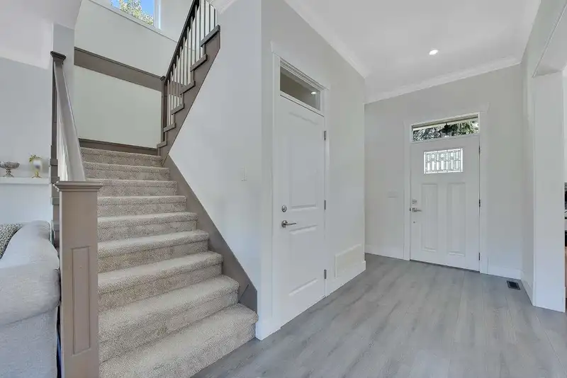 24295 112 AVENUE - photo 3 of 40