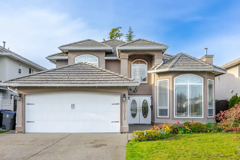 13015 74 AVENUE - photo 1 of 30