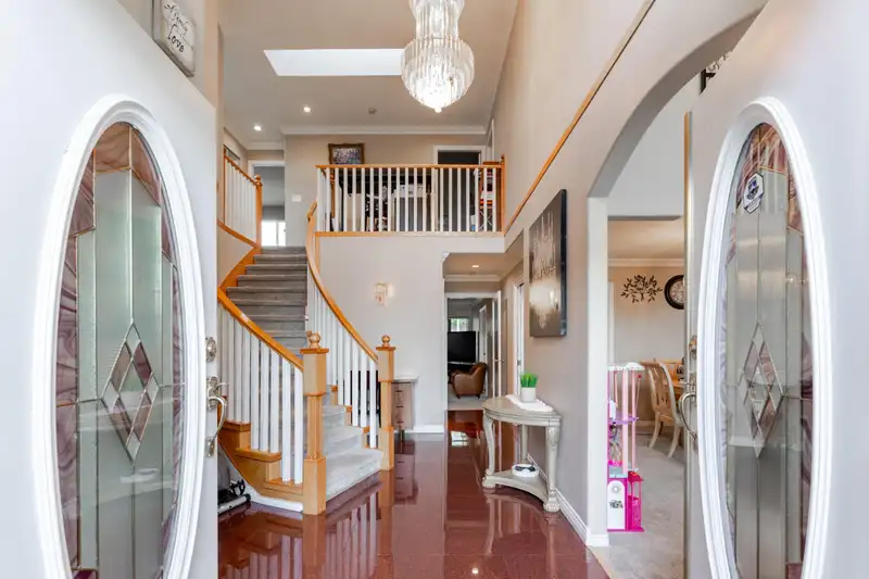 13015 74 AVENUE - photo 3 of 30