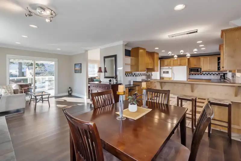 15531 ROPER AVENUE - photo 1 of 40