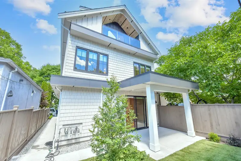 2 2682 NAPIER STREET - photo 1 of 2
