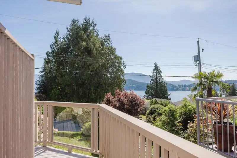 606 MARTIN ROAD - photo 3 of 40