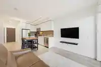 708 200 NELSON'S CRESCENT - thumbnail 6