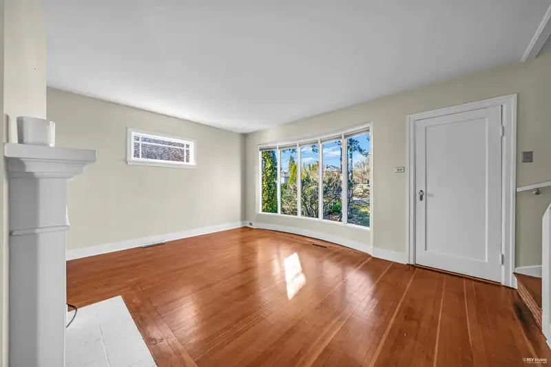 353 E 8TH STREET - photo 2 of 24