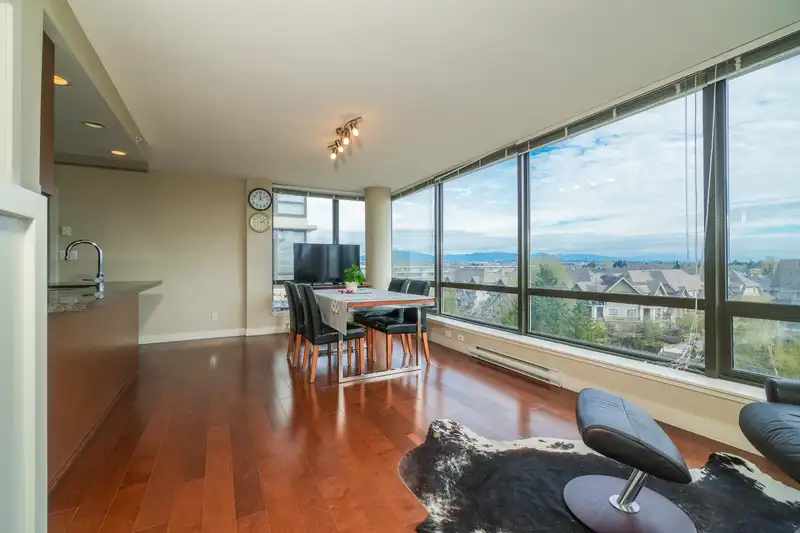 801 6333 KATSURA STREET - photo 4 of 34