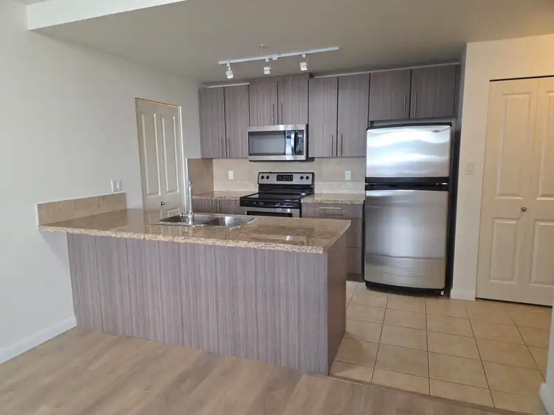 1005 898 CARNARVON STREET - photo 1 of 16