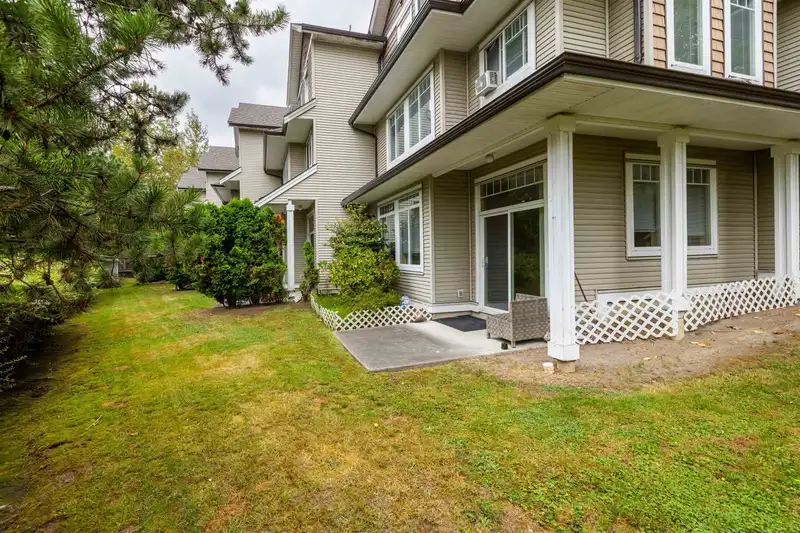 22 11255 232 STREET - photo 3 of 34