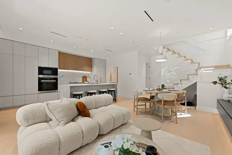 1 2926 W 12TH AVENUE - photo 2 of 28
