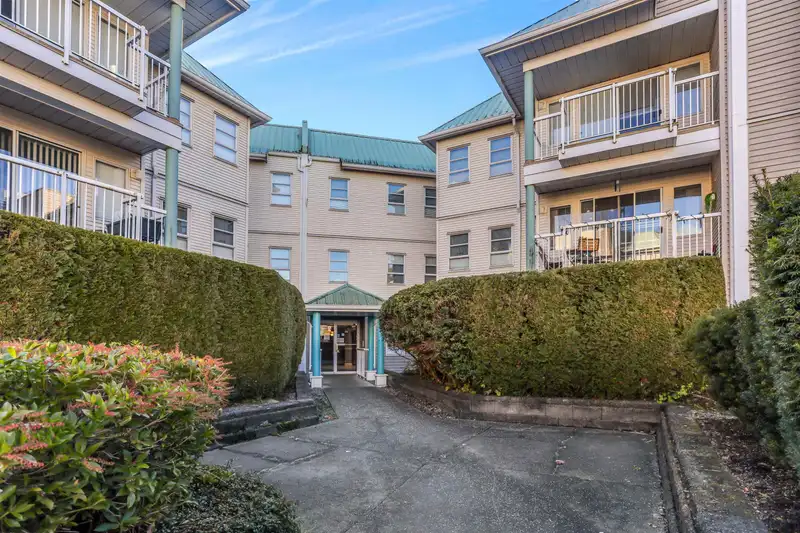 105 9763 140 STREET - photo 2 of 36
