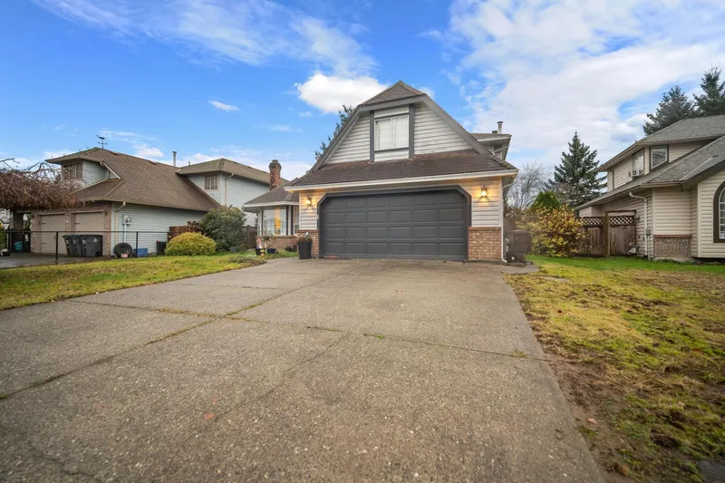 18592 62 AVENUE - photo 2 of 25