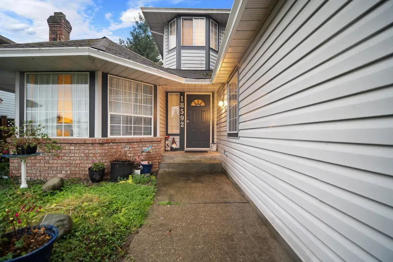 18592 62 AVENUE - photo 3 of 25