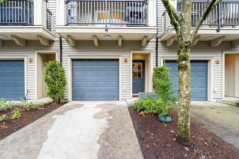 20 550 BROWNING PLACE - photo 2 of 35