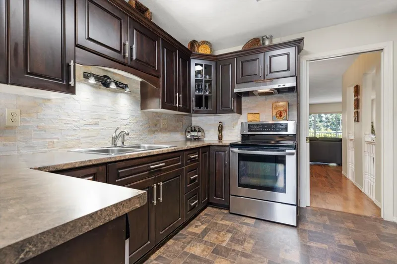 14 33922 KING ROAD - photo 4 of 25