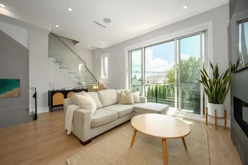 3 215 E 21ST STREET - photo 2 of 40