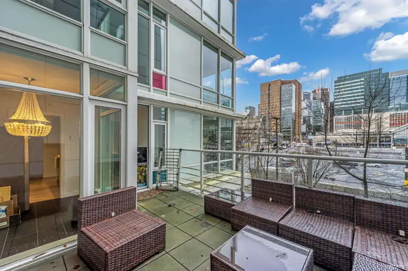 309 161 W GEORGIA STREET - photo 3 of 37